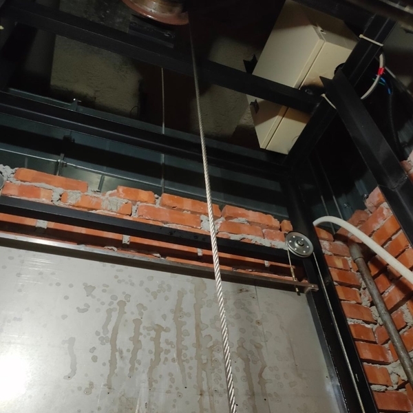 菜梯更換主鋼索-竤瑞機電工程有限公司