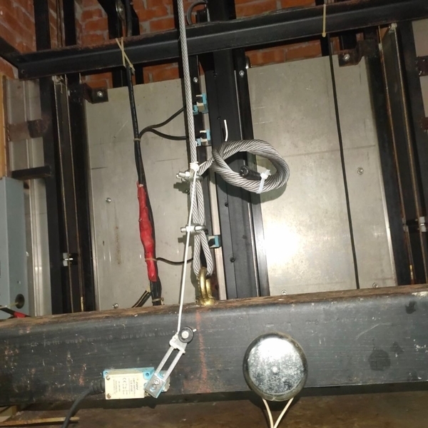 菜梯更換主鋼索-竤瑞機電工程有限公司