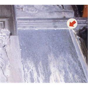 去除大理石表面白樺滲漏情形(施工中)