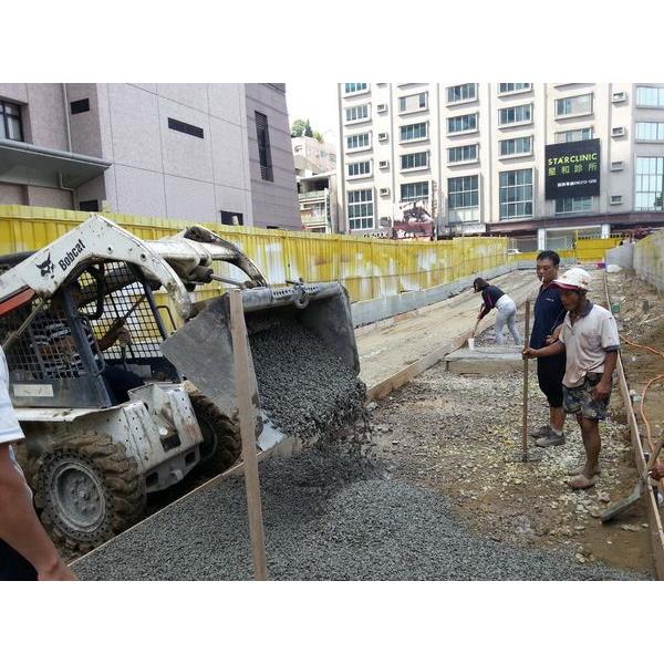 澆製透水混凝土底層,櫻王實業有限公司