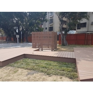 塑膠仿木棧道