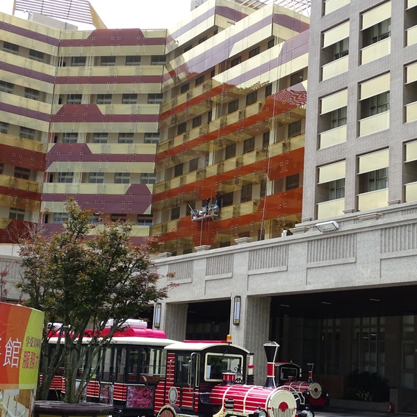 玻璃帷幕外牆清洗