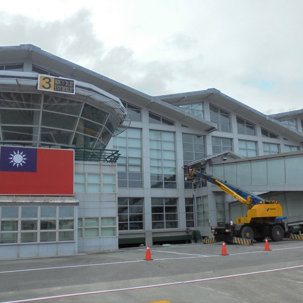 玻璃帷幕外牆清洗