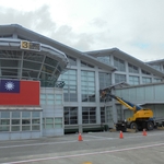 玻璃帷幕外牆清洗 - 睿展工程有限公司