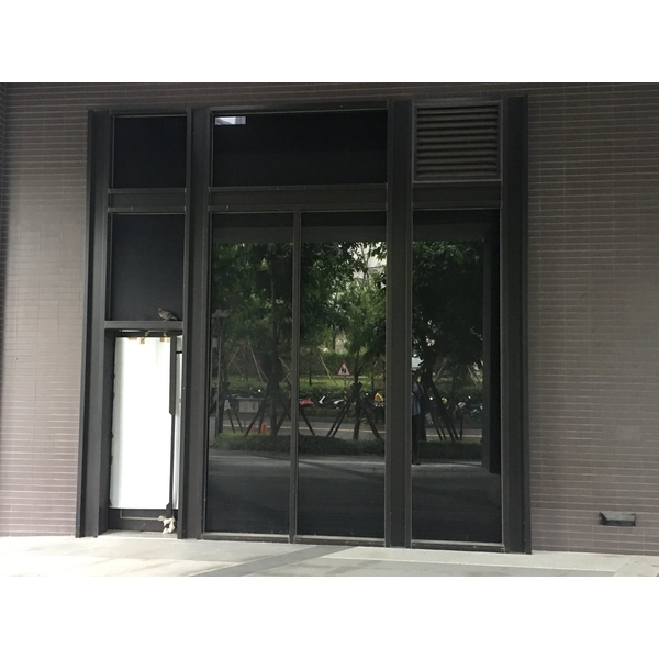 不銹鋼玻璃門工程-堃源鋼鋁有限公司