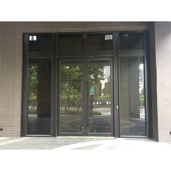 不銹鋼玻璃門工程,堃源鋼鋁有限公司