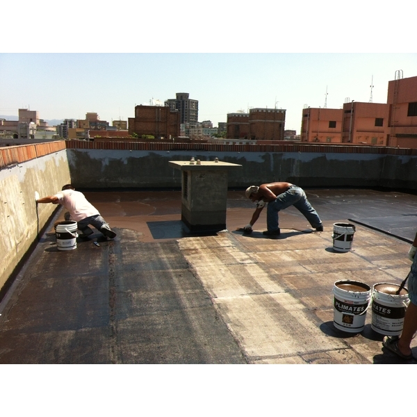 塗抹氯丁橡膠防水劑第二層