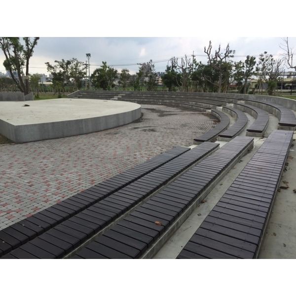 護木漆適合做在戶外木傢俱上,顏昌興業有限公司