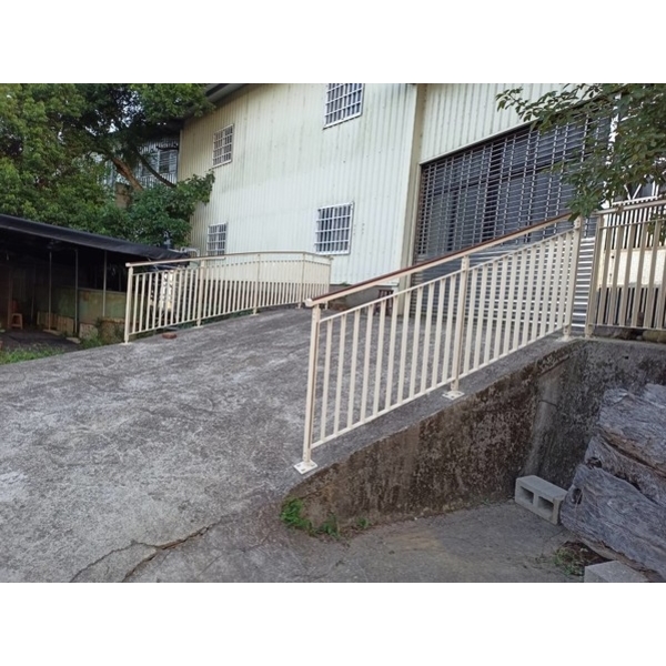 欄杆及格柵-巨埔社區科學農場生態池周邊環境改善工程