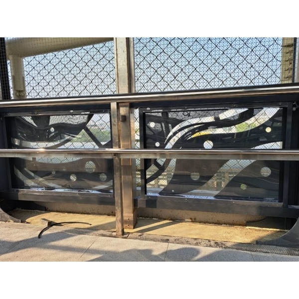 鋁合金橋面造型欄杆圖板-臺中市清水區清水車站人形跨站天橋工程