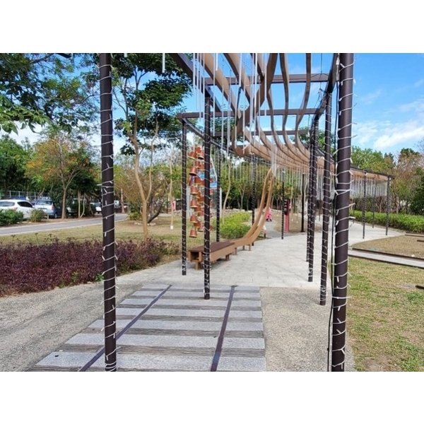 涼亭及棚架-車廂藝術展示空間