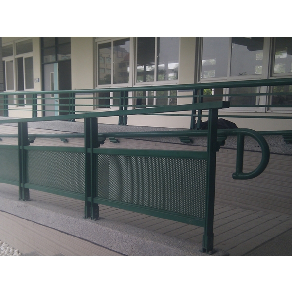 欄杆-高雄新莊高中