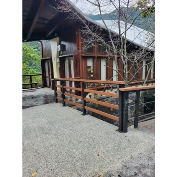 欄杆-信義鄉東埔溫泉小鎮觀光服務設施改善計畫