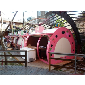 苗栗縣大湖草莓園造型展售亭