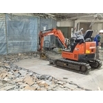 迷你型挖土機施工現場 - 益加工程行