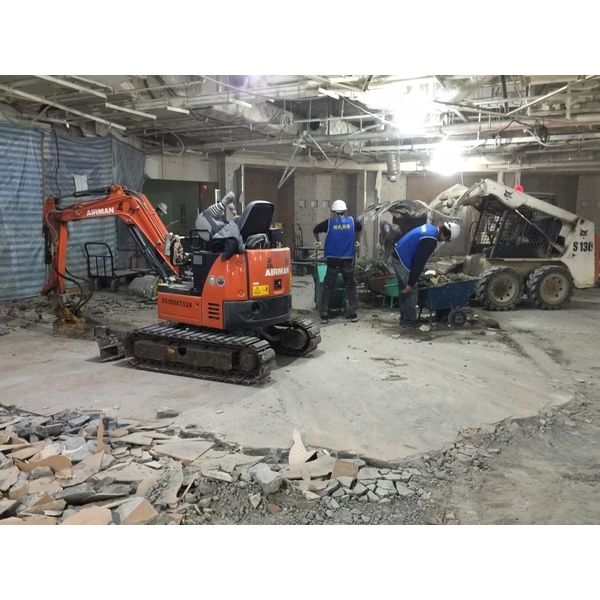 迷你型挖土機施工現場