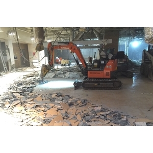 迷你型挖土機施工現場 - 益加工程行