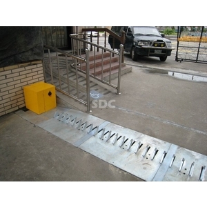 豹牙機／地刺／阻刺