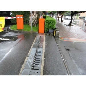 阻車閘／阻車閘