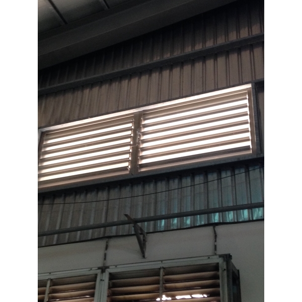 電動百葉排煙窗