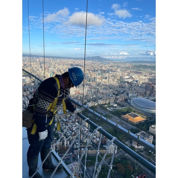 101 LED燈及跨年煙火工程 6張 101 LED燈及跨年煙火工程 6張-立都鷹架有限公司