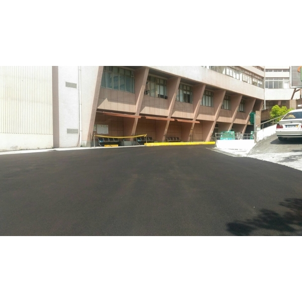 陽明醫院路口車道 陽明醫院路口車道,龍泰土木包工業