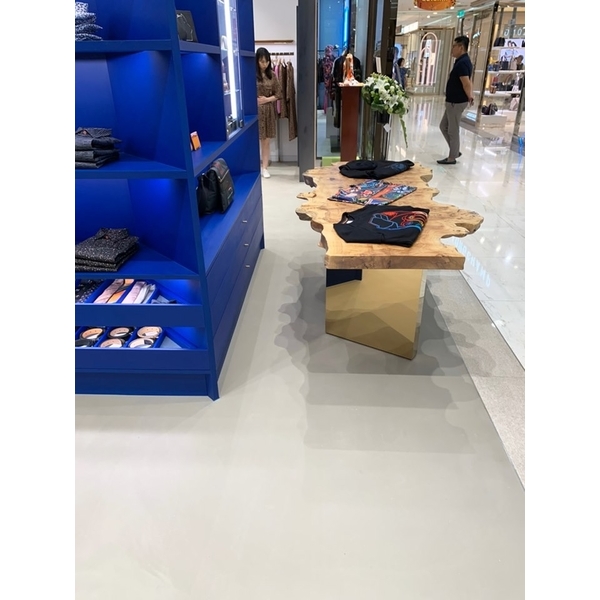 無縫自展礦石地坪 無縫自展礦石地坪-璉紅實業有限公司