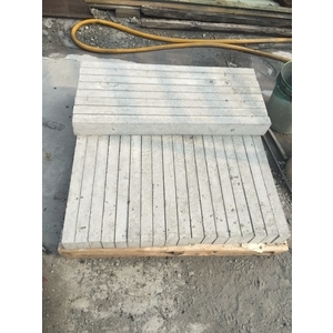 楣梁,雄利有限公司