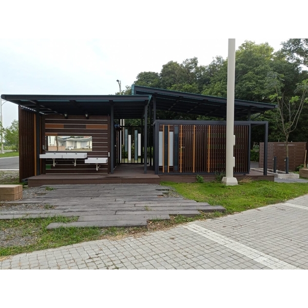 景觀廁所-臺南市新營區長勝園區綠能、新北金山區預鑄,神功企業股份有限公司
