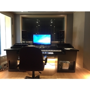 上市電子生技公司錄音室