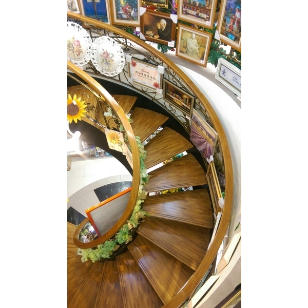 特殊藝術彎梯扶手