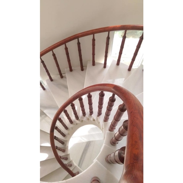 旋轉樓梯-樺樹實業社