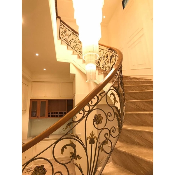 弧形鍛造扶手-樺樹實業社