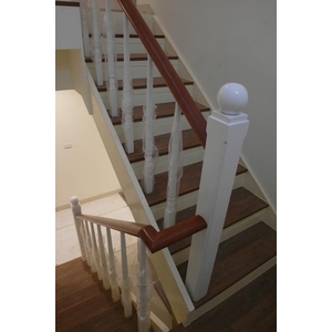 櫸木扶手,凱威聯合工程有限公司