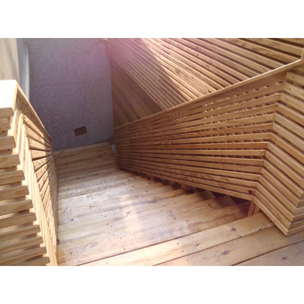 南方松造型扶手樓梯