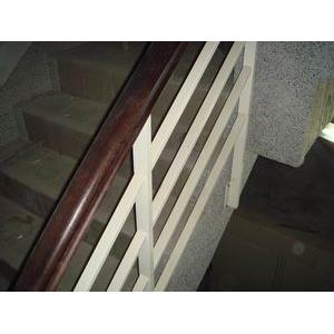 建對安和路樓梯扶手