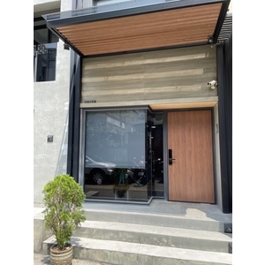 玄關門 – 金屬防水面板