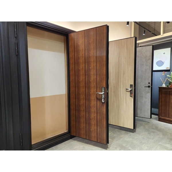 玄關門、房間門