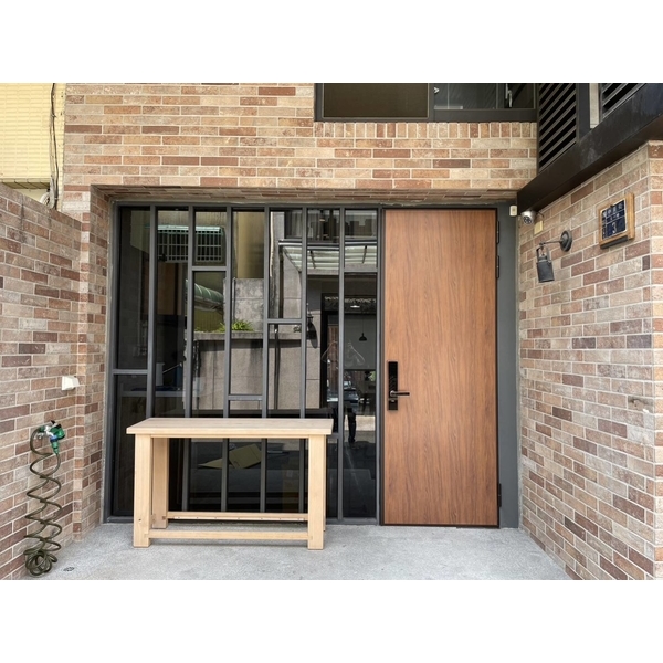 玄關門 – 金屬防水面板,中通盟鋁業有限公司