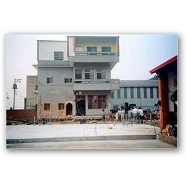 苗栗縣公館鄉尖山村房屋轉向遷移