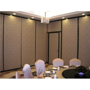 大龍蝦魚翅餐廳 (走道面均加裝墨色強化玻璃)