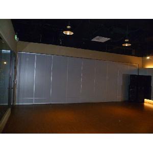 TBC夢想娛樂舞蹈教室摺疊式隔間  (美耐板面分上大下小2格)