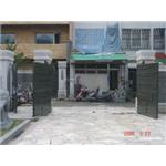 不鏽鋼造型烤漆自動雙開門(開啟時) - 雄岡金屬有限公司