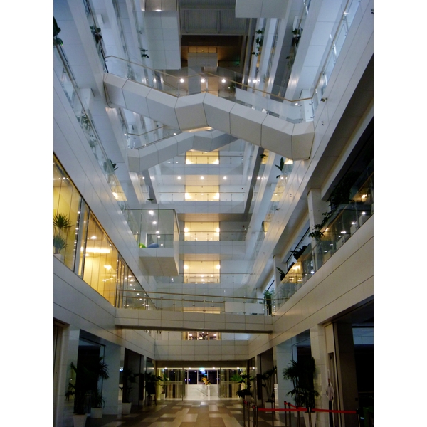 宏達電研發大樓包板工程 宏達電研發大樓包板工程,耀宇實業有限公司