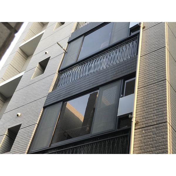 鋁門窗-長虹鋁業行