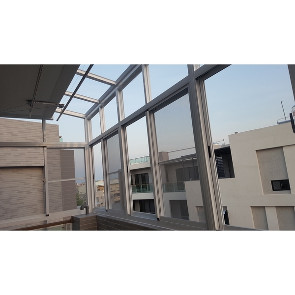 鋁門窗-長虹鋁業行