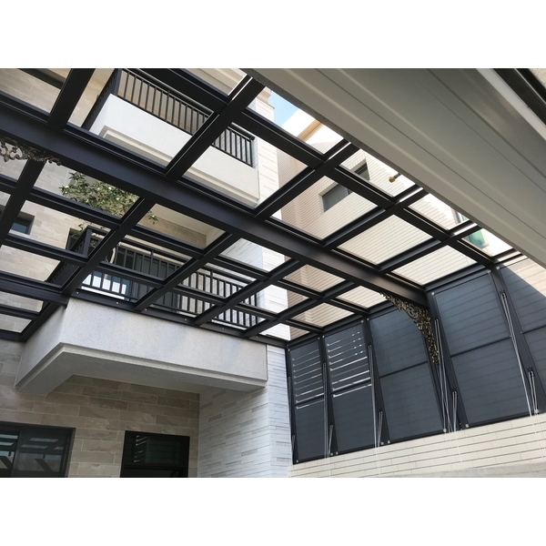 鋁格柵，H鋼安全玻璃採光罩