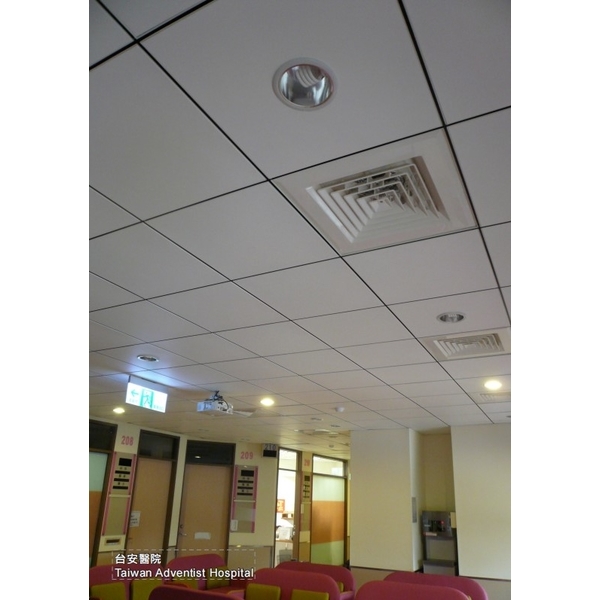 直徑0.5 微沖孔鋁天花板-台安醫院