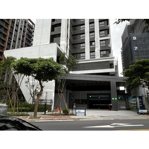 新北帷幕牆工程實績｜新北大樓停車場入口帷幕牆工程