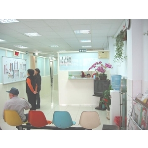 診所櫃檯、候診室